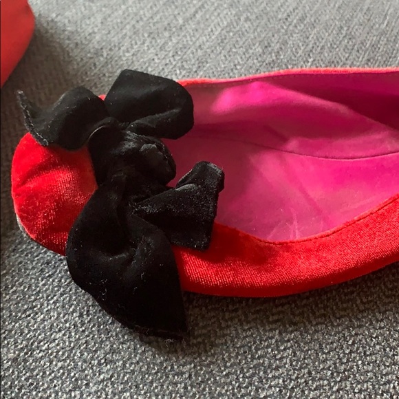 Kate Spade red velvet flats with black bow - Picture 6 of 8